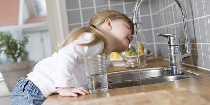 Непривычная питьевая вода для ребенка