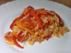 Рис с перцем и морковью