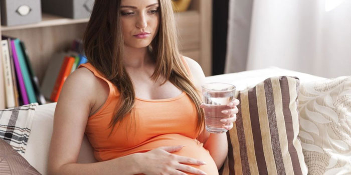 беременной нужно много пить