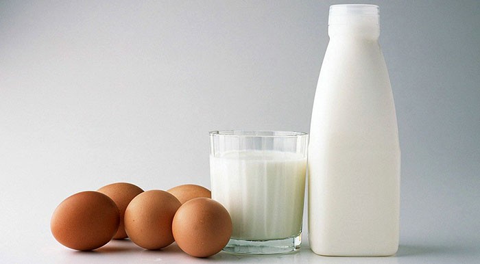 Молоко и яйца при отравлении
