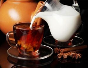 Разбавление чая молоком